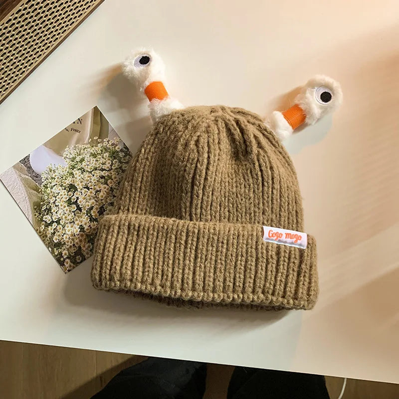 🎩 Niedliche LED-Strick-Beanie mit Augen – warm, witzig & ein echter Hingucker!